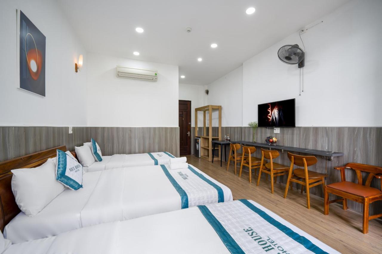 Nice House Hotel - Near My Khe Beach Da Nang Esterno foto