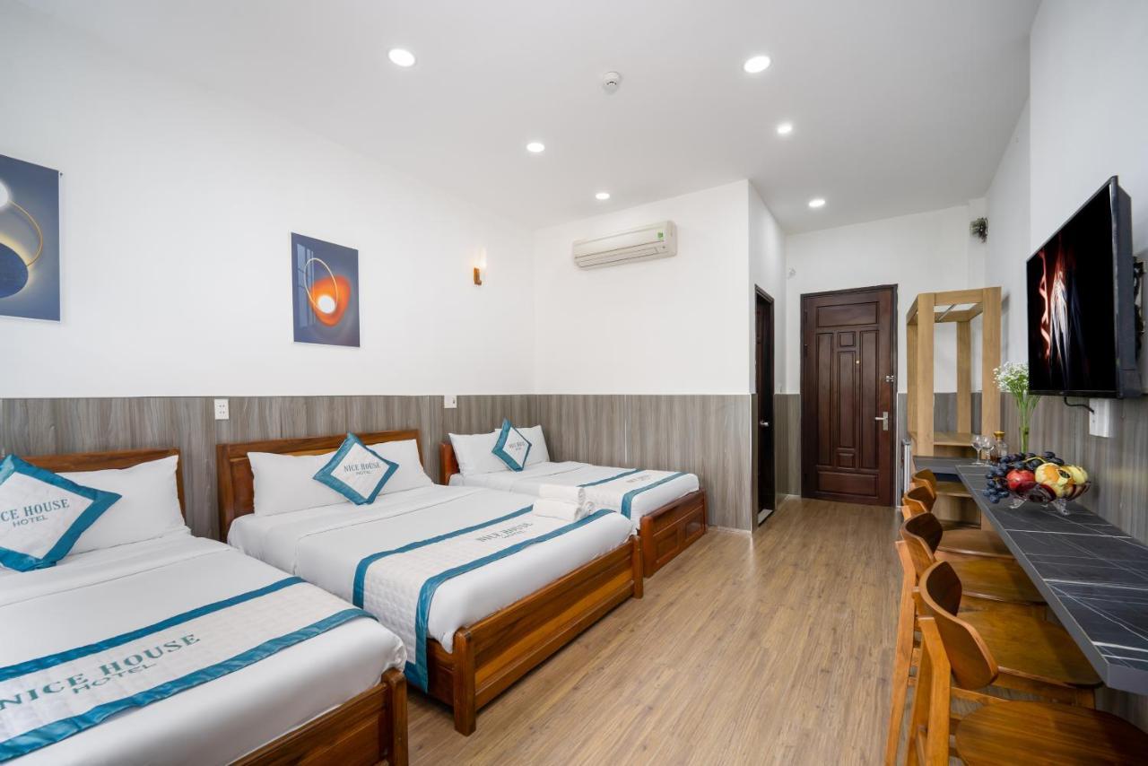 Nice House Hotel - Near My Khe Beach Da Nang Esterno foto