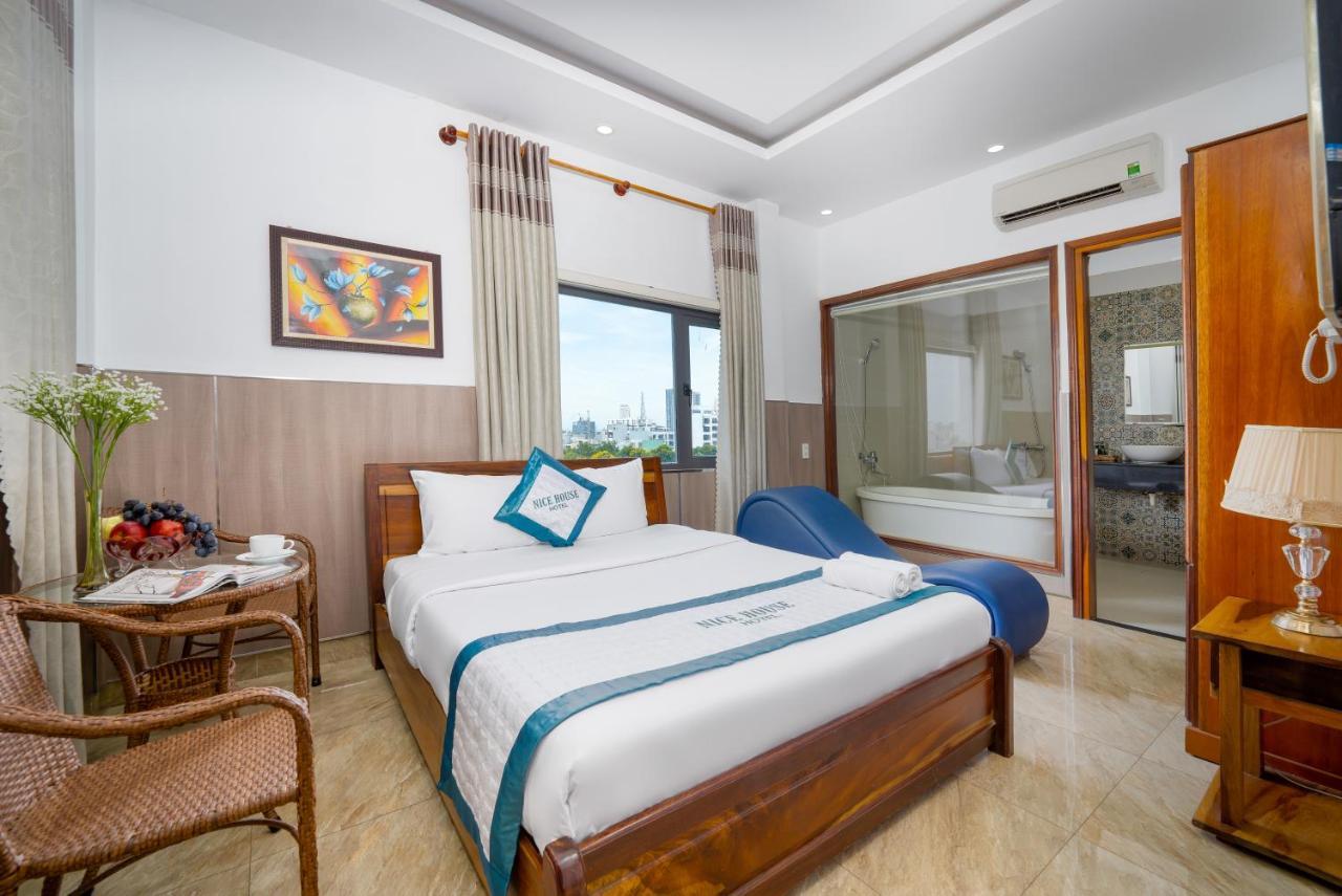 Nice House Hotel - Near My Khe Beach Da Nang Esterno foto