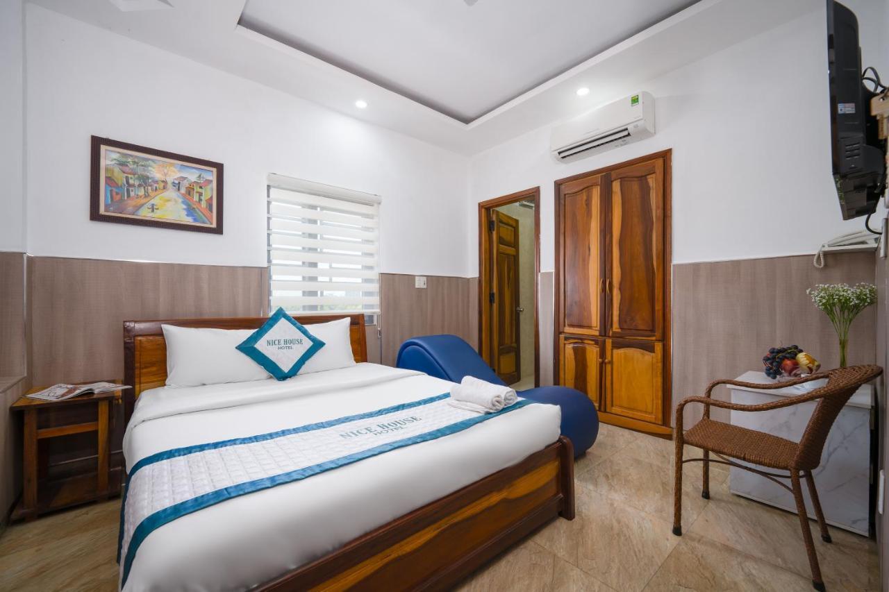 Nice House Hotel - Near My Khe Beach Da Nang Esterno foto