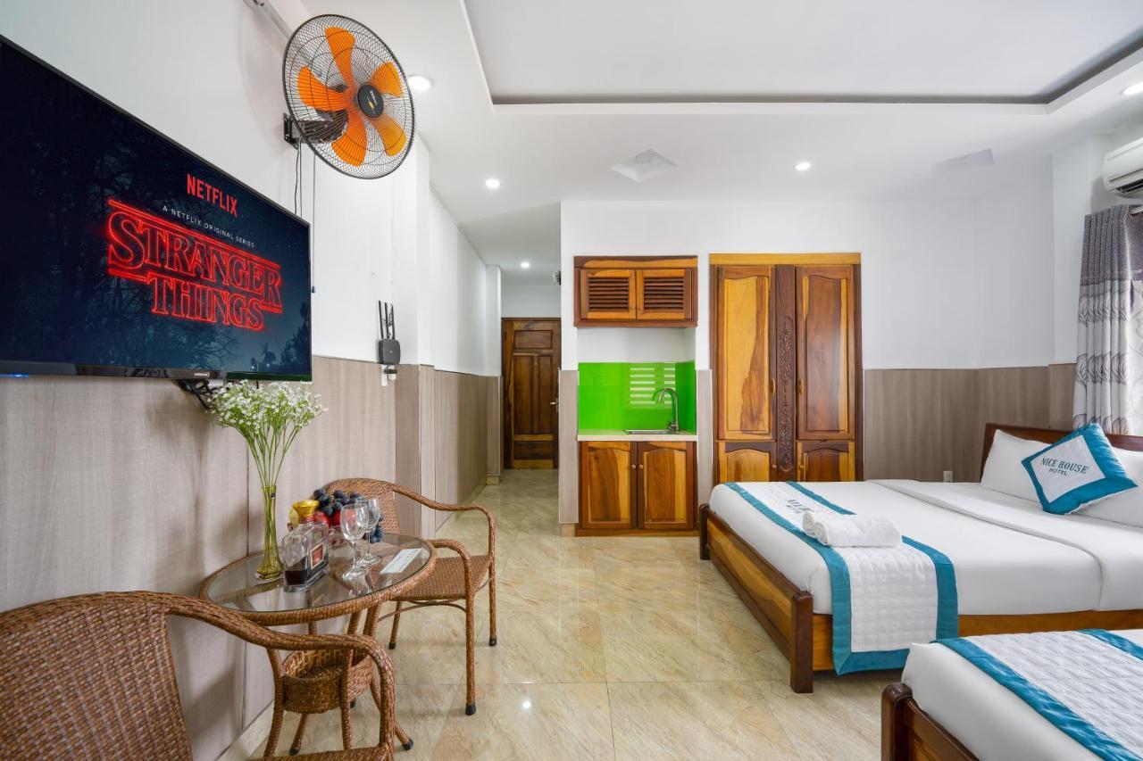 Nice House Hotel - Near My Khe Beach Da Nang Esterno foto