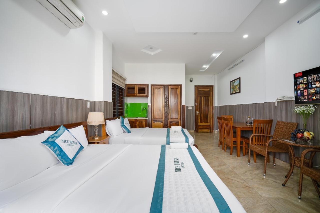 Nice House Hotel - Near My Khe Beach Da Nang Esterno foto